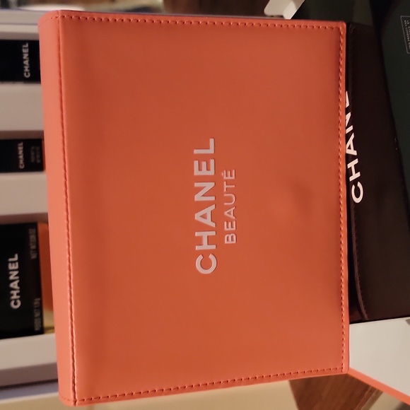 Chanel Makeup takeaways  The Nature Getaway - Picture 12 of 13